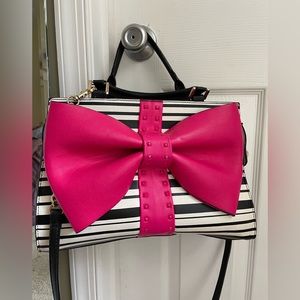 ‼️SOLD. Betsy Johnson mid sized hand bag